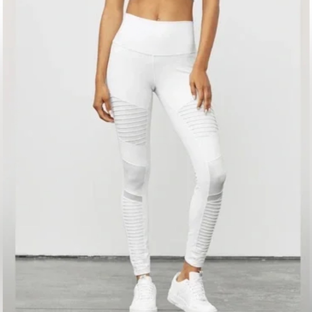 NWOT Alo Women's White Moto Leggings